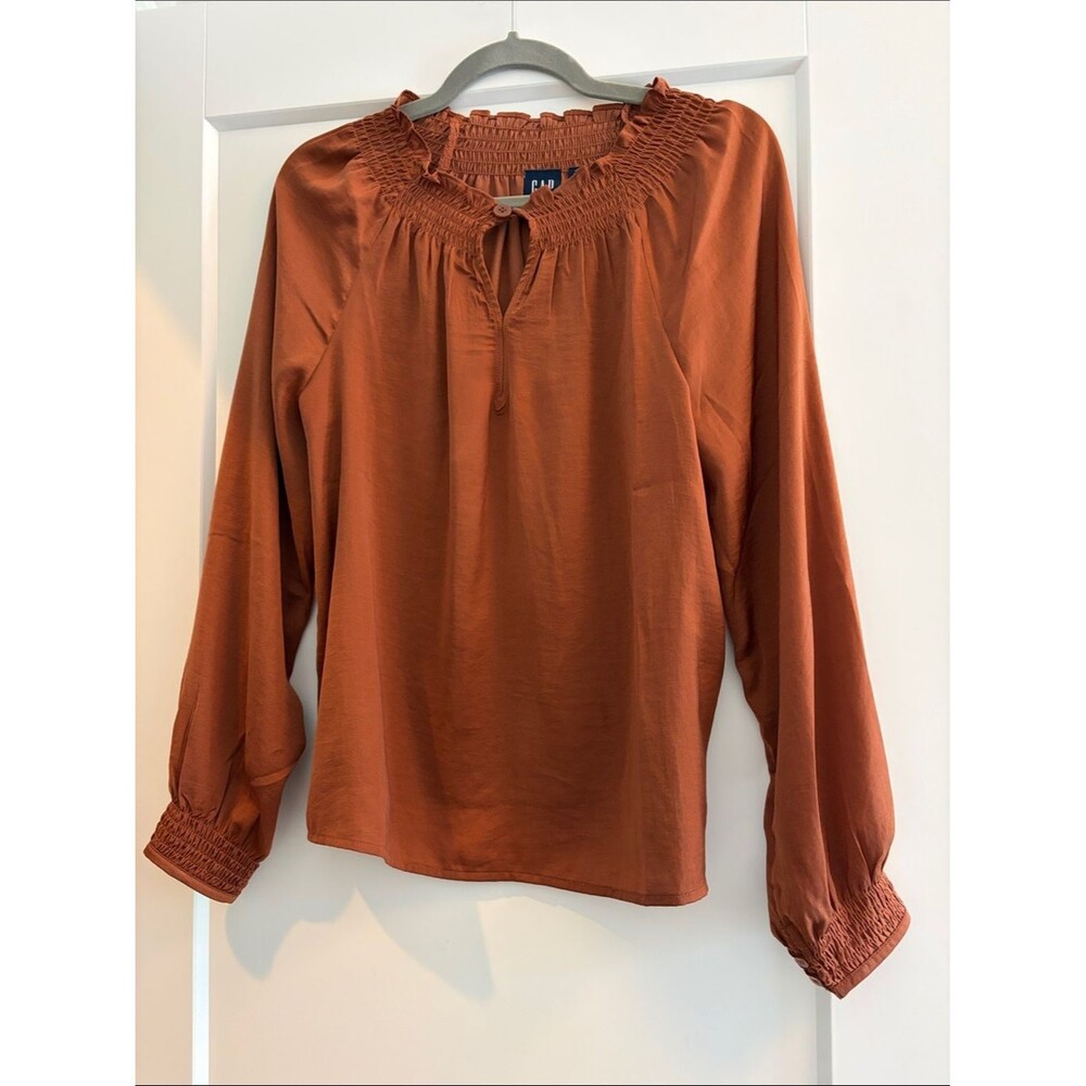 GAP Women's Rust Smocked-Neck Long Sleeve Blouse